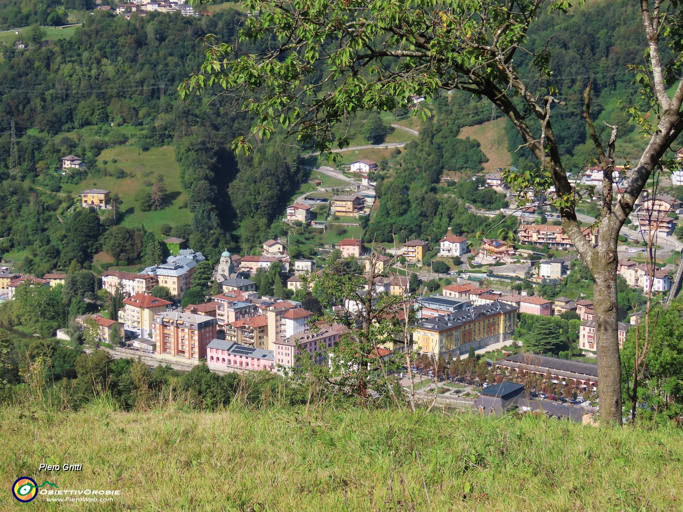 27 Zoom sul centro di San Pellegrino Terme.JPG